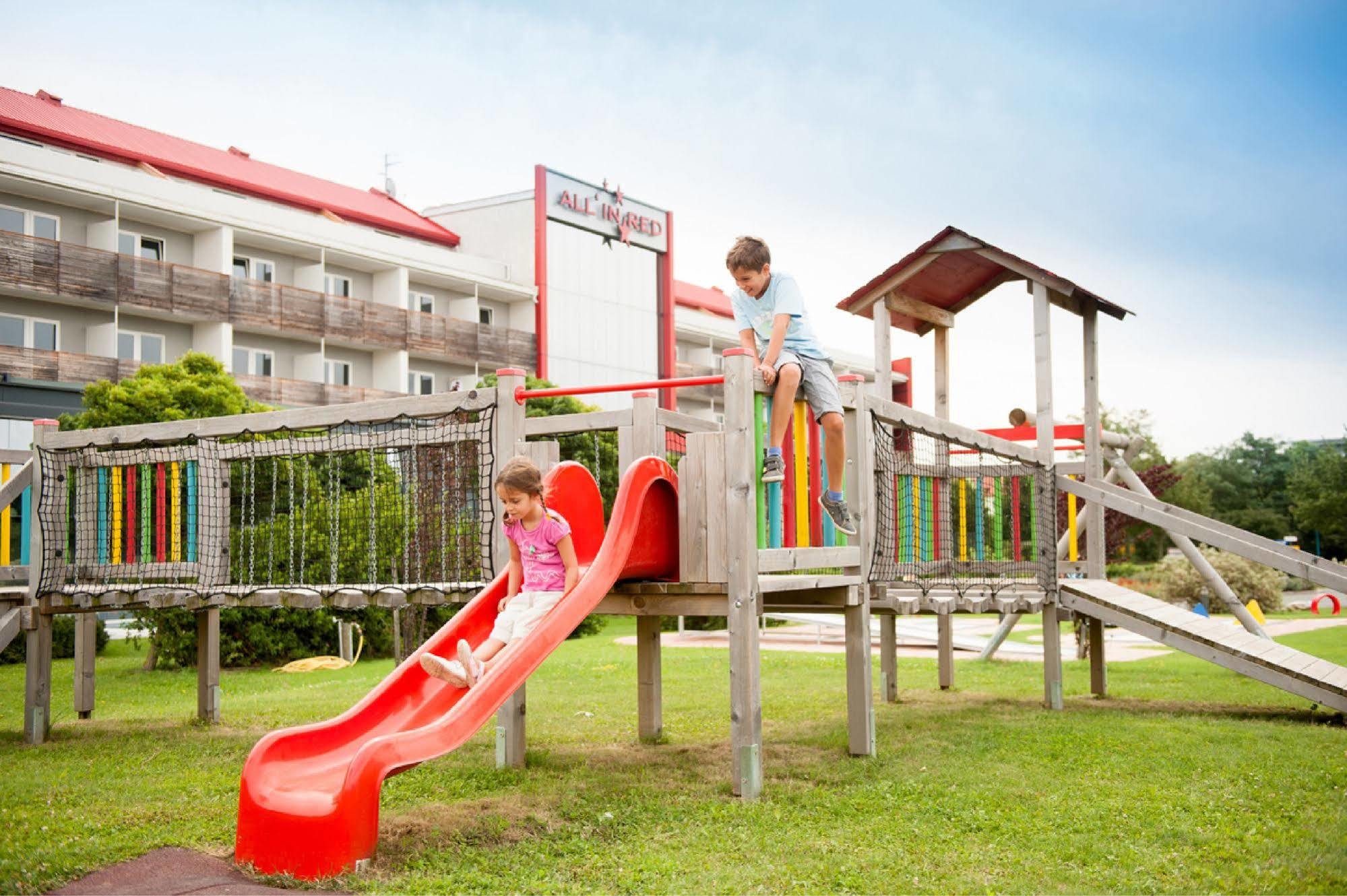 All In Red Thermenhotel Lutzmannsburg Exterior photo